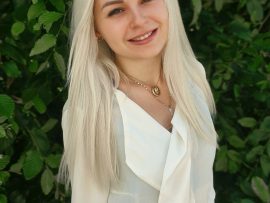 Kaufmännische Mitarbeiterin im Homeoffice