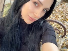 Ich arbeite im Bereich Customer Service und möchte meine berufliche Laufbahn weiterhin in diesem Bereich fortsetzen. Zusätzlich bin ich auch an einer Tätigkeit im Vertrieb interessiert, da ich über umfangreiche Erfahrung im Umgang mit Kunden verfüge und kommunikativ sehr sicher bin