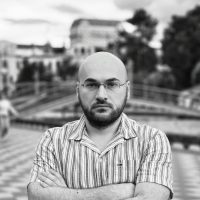 Übersetzer, Texter, Projektmanager, Webentwickler (freiberuflich) | Assistentin gesucht