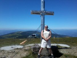 Mitarbeit an Projekten in den Bereichen Tourismus, Wirtschaft und Recht, internationale Beziehungen, Beratung in den Bereichen Recht, Wirtschaft und Tourismus, Führungen für Kunden.