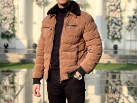 Kundenbetreuer und Kursleiter beim Sprachenlernen