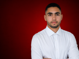 مساعدة زبناء على اخد موعد