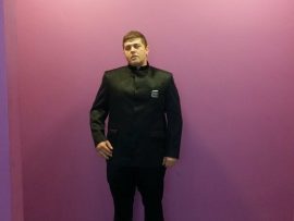 Dolmetcher, Sicherheitsdienst, Serviteur, Barmen oder Uraubsdienst